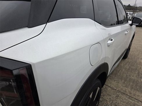 Used 2025 Nissan Kicks SR image 6