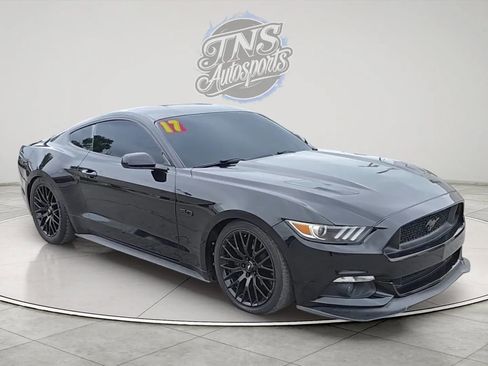 Used 2017 Ford Mustang GT RWD image 3