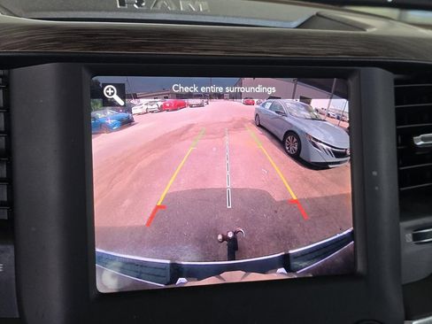 Used 2019 RAM 1500 Laramie AWD/4WD image 13