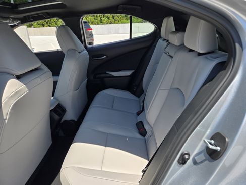 New 2026 Lexus UX 300h FWD image 23