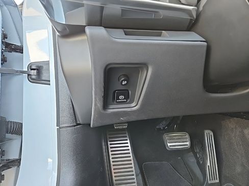 Used 2023 Chevrolet Corvette Stingray Coupe w/ Z51 Performance Package image 10