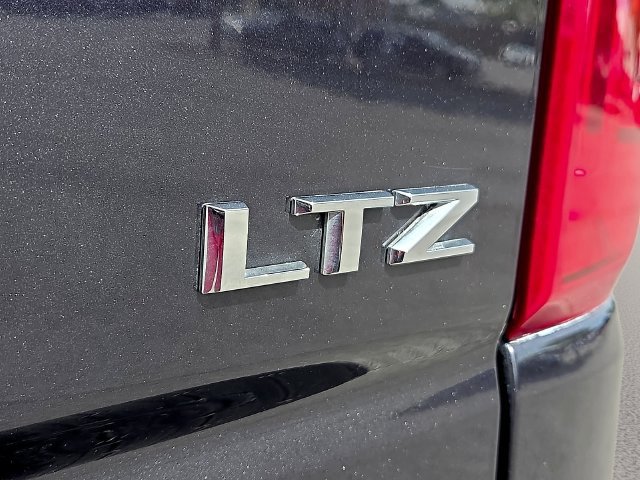 Used 2023 Chevrolet Silverado 1500 LTZ w/ LTZ Premium Package AWD/4WD image 10