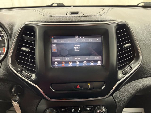 Used 2021 Jeep Cherokee Latitude FWD image 29