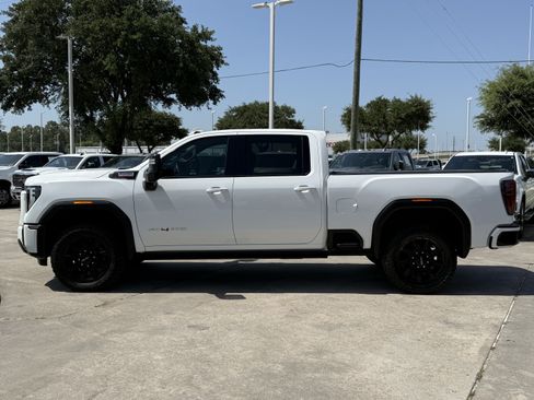 Used 2024 GMC Sierra 2500 AT4 w/ AT4 Premium Plus Package AWD/4WD image 8