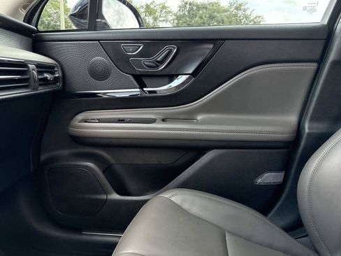 Used 2023 Lincoln Corsair FWD image 25