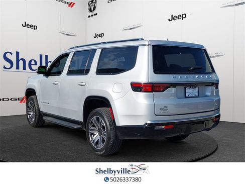 Used 2022 Jeep Wagoneer Series III w/ Rear Seat Video Group 1 image 2