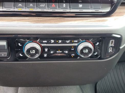 Used 2025 Chevrolet Silverado 1500 LT image 26