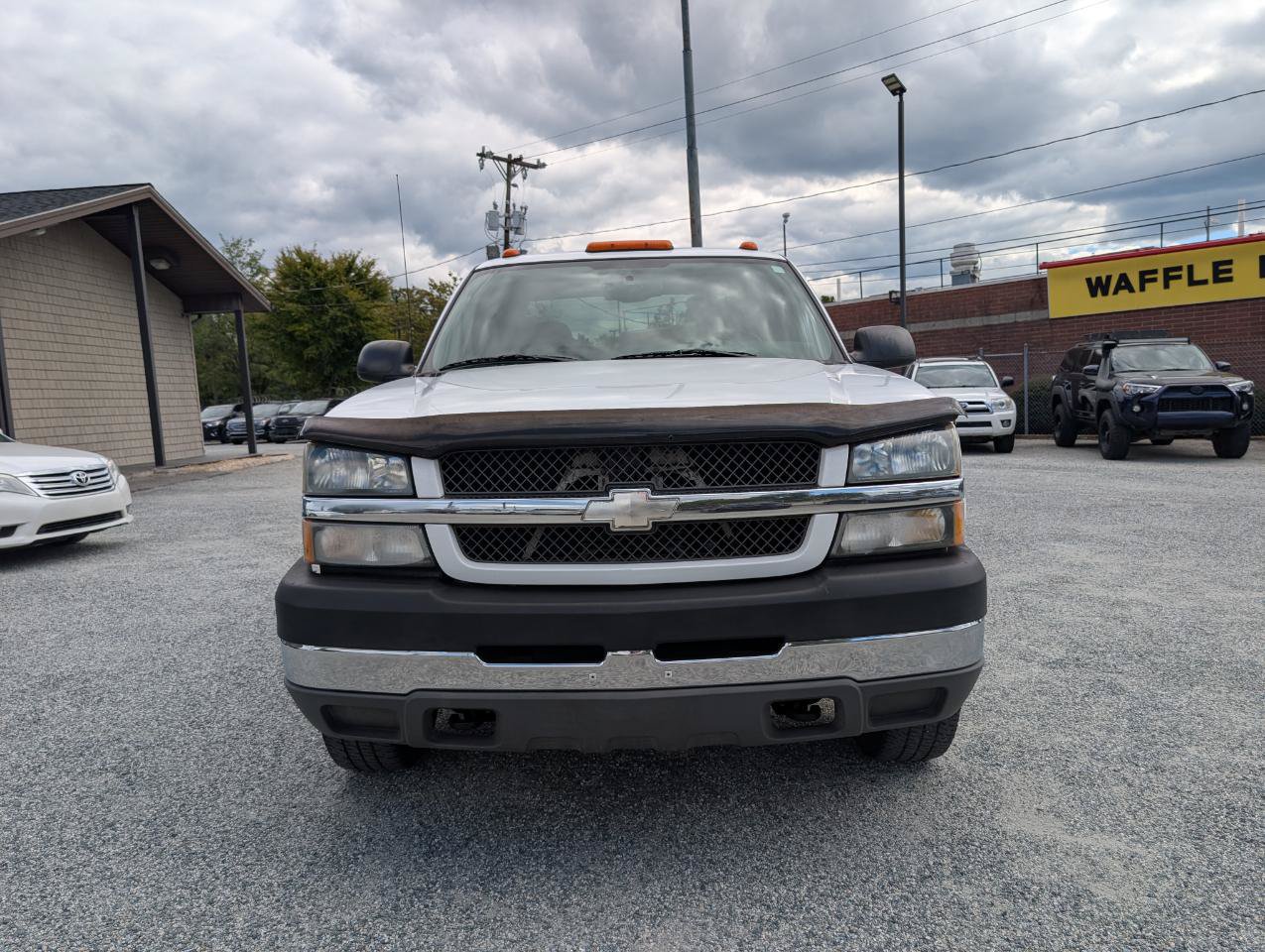 Used 2004 Chevrolet Silverado 2500 LS w/ Skid Plate Package AWD/4WD image 2