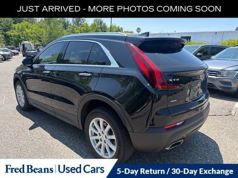 Used 2023 Cadillac XT4 Luxury w/ Cold Weather Package AWD/4WD image 6