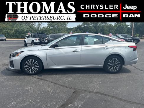 Used 2025 Nissan Altima 2.5 SV FWD image 4