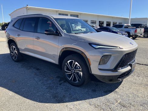 New 2026 Buick Enclave Sport Touring w/ LPO, Floor Liner Package image 10