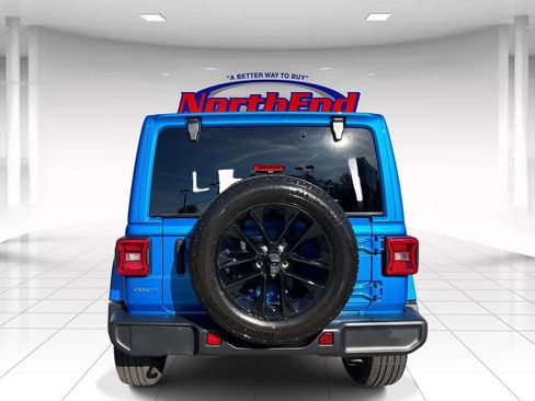 Used 2024 Jeep Wrangler Unlimited Sahara w/ Technology Group AWD/4WD image 4