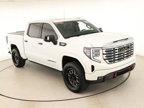 Used 2022 GMC Sierra 1500 Denali AWD/4WD image 41