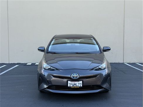 Used 2016 Toyota Prius Two FWD image 2