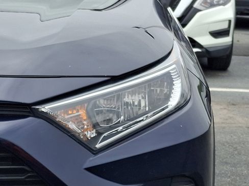 Used 2021 Toyota RAV4 XLE AWD/4WD image 9