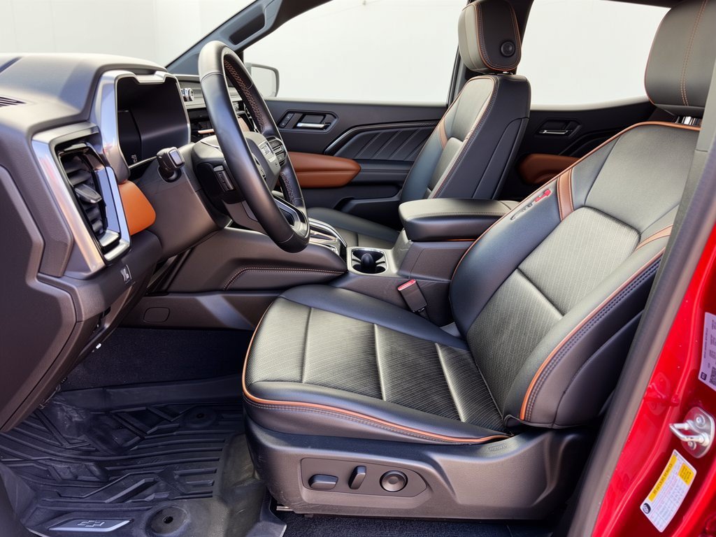 Used 2024 GMC Canyon AT4 w/ AT4 Premium Package AWD/4WD image 5