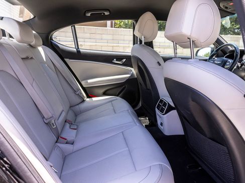 Used 2025 Genesis G70 2.5T RWD image 31
