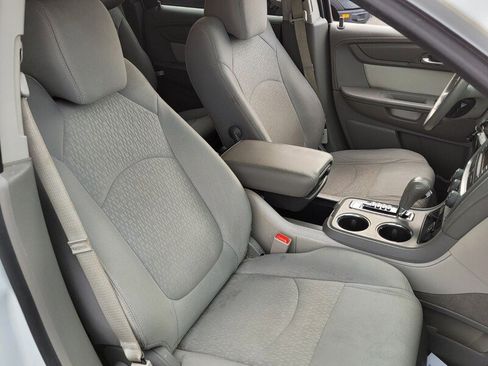 Used 2016 GMC Acadia SLE image 15