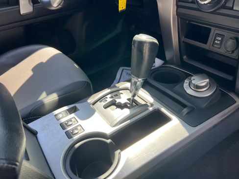 Used 2019 Toyota 4Runner SR5 Premium AWD/4WD image 19
