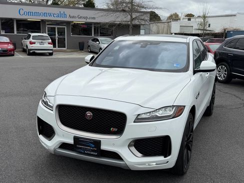 Used 2019 Jaguar F-PACE S image 4