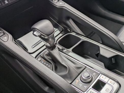 Used 2022 Kia Telluride SX w/ SX Prestige Package image 9