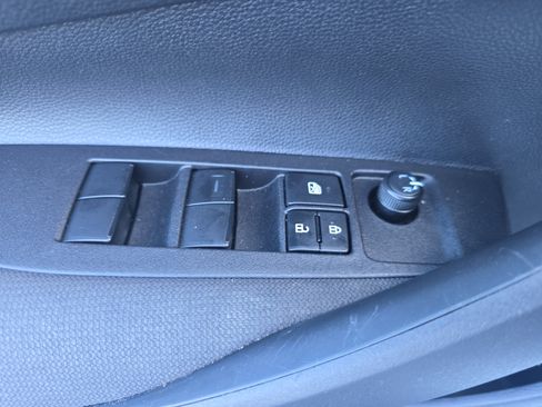 Used 2026 Toyota Corolla LE FWD image 27