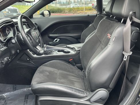 Used 2015 Dodge Challenger R/T Scat Pack w/ Scat Pack Appearance Package image 10