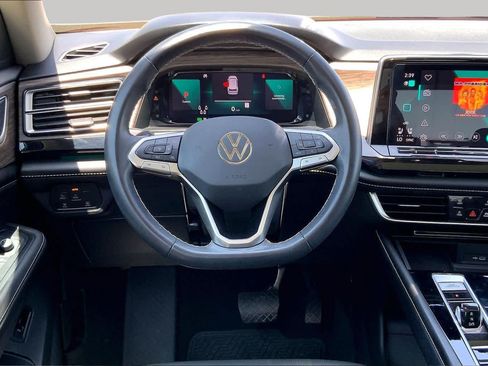 Used 2024 Volkswagen Atlas SEL AWD/4WD image 6