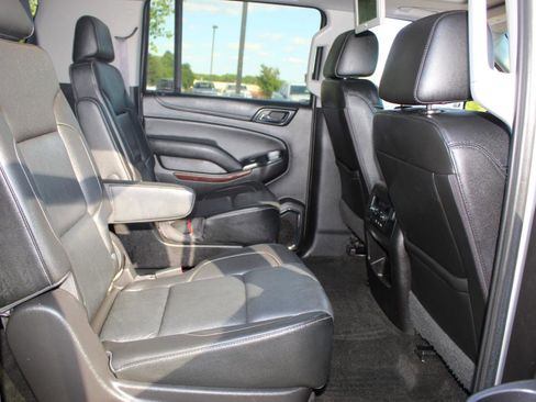 Used 2017 GMC Yukon XL SLT w/ Open Road Package AWD/4WD image 22