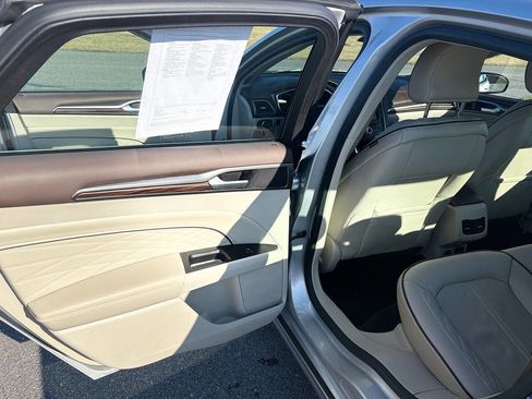 Used 2017 Ford Fusion Platinum image 5