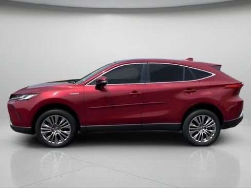 Used 2021 Toyota Venza Limited w/ Advanced Technology Package AWD/4WD image 2
