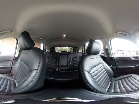 Used 2024 Ford Edge SEL image 42