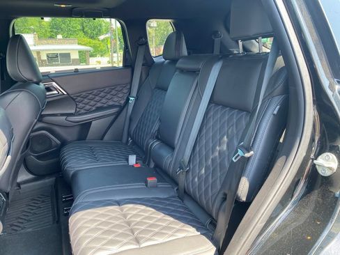 Used 2023 Mitsubishi Outlander SEL FWD image 16