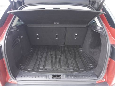 Used 2019 Land Rover Range Rover Evoque SE image 31