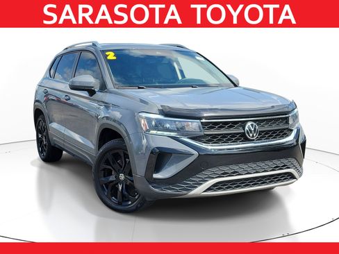 Used 2022 Volkswagen Taos SE AWD/4WD image 1