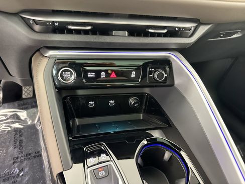 Used 2025 Audi Q5 Prestige AWD/4WD image 15