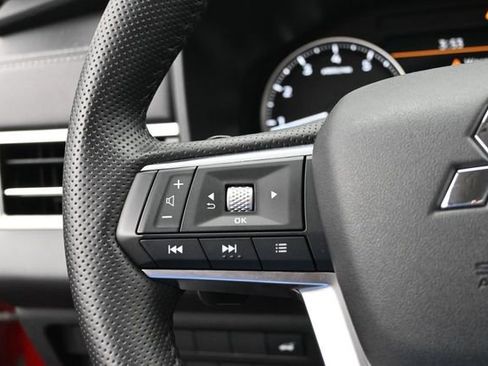 Used 2025 Mitsubishi Outlander SE FWD image 21