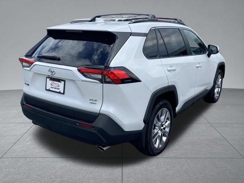 Used 2025 Toyota RAV4 XLE Premium w/ Weather Package AWD/4WD image 16