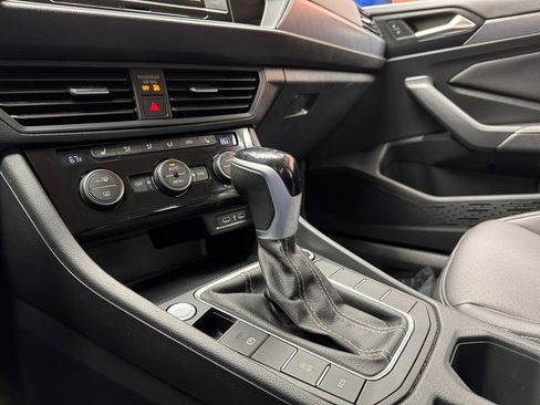 Used 2024 Volkswagen Jetta SE image 19