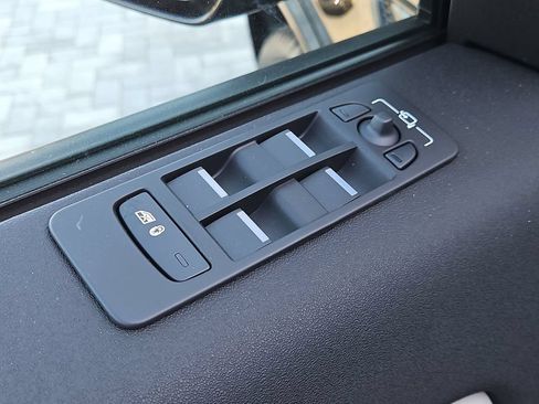 New 2026 Land Rover Discovery Sport Landmark AWD/4WD image 24