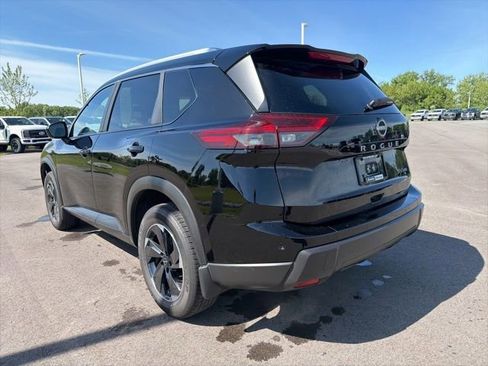 Used 2024 Nissan Rogue SV w/ SV Premium Package AWD/4WD image 12
