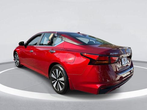 Certified 2022 Nissan Altima 2.5 SV image 6