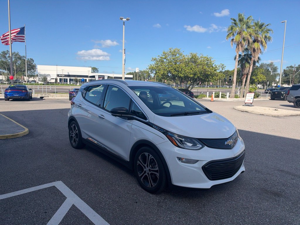 Used 2020 Chevrolet Bolt Premier w/ Infotainment Package FWD image 6