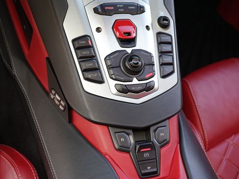 Used 2019 Lamborghini Aventador S image 29