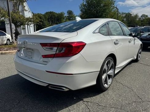 Used 2018 Honda Accord Touring image 5