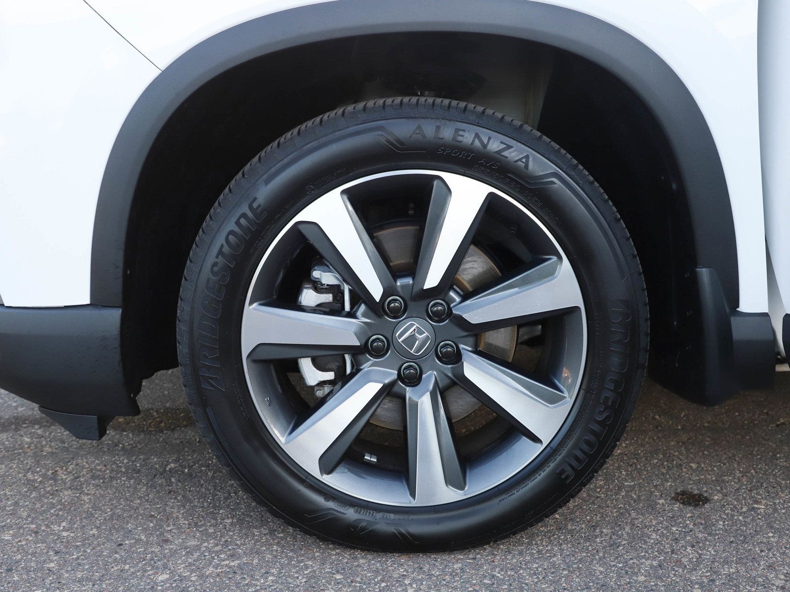 Used 2024 Honda Pilot Elite image 32
