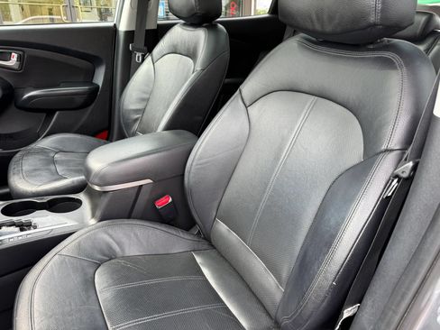 Used 2013 Hyundai Tucson Limited w/ Premium Pkg FWD image 12