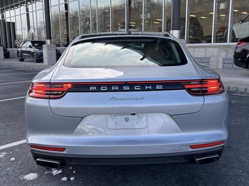 Used 2018 Porsche Panamera 4 image 4