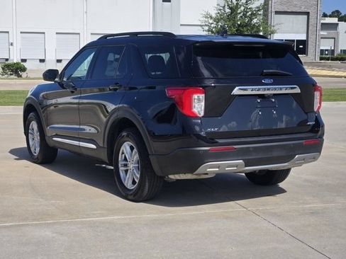 Used 2023 Ford Explorer XLT w/ Equipment Group 202A AWD/4WD image 5