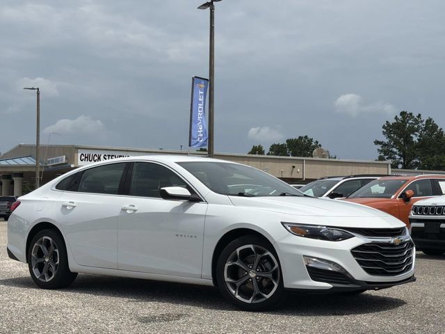 Used 2024 Chevrolet Malibu LT FWD image 2